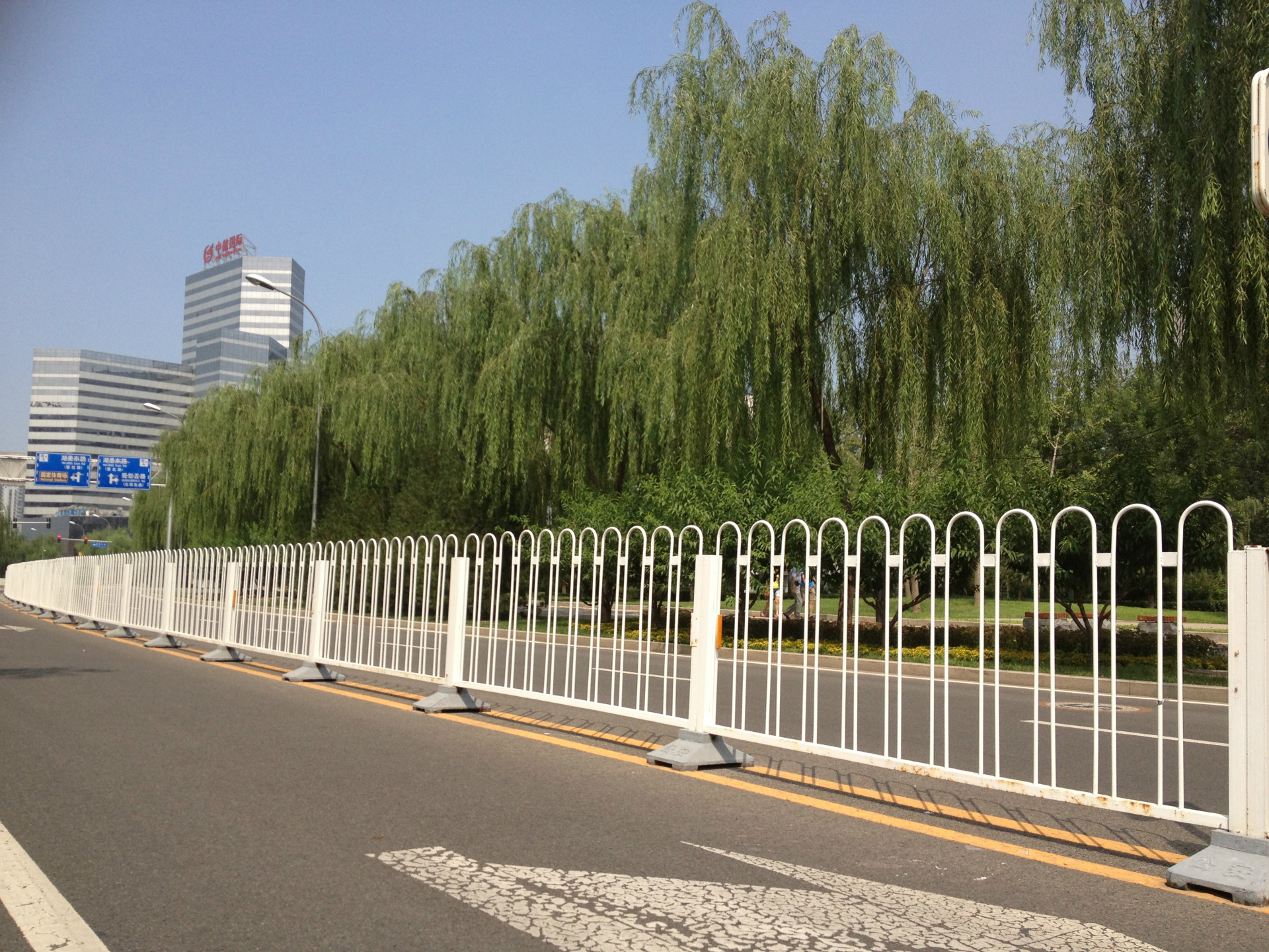 采購交通護欄需要注意什么問題呢？